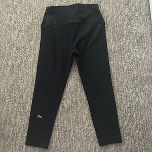 Alo High-Waist Airbrush Capris - Black